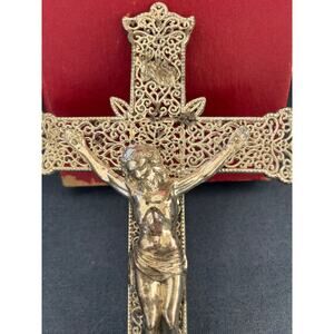 Vintage 1950s silver tone  CRUCIFIX LATTICE